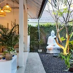 Villa Domi - Cozy & Budget-Friendly 1Br Honeymoon Villa In Seminyak With Private Pool
